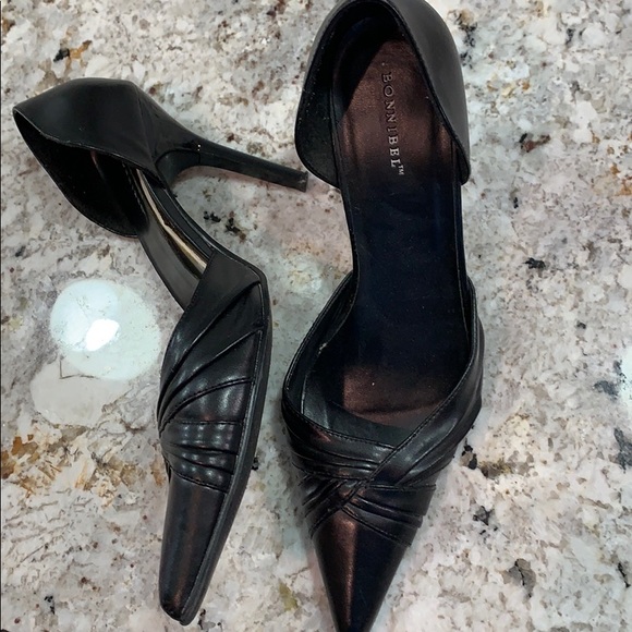 Shoes - Picture 2 of 3